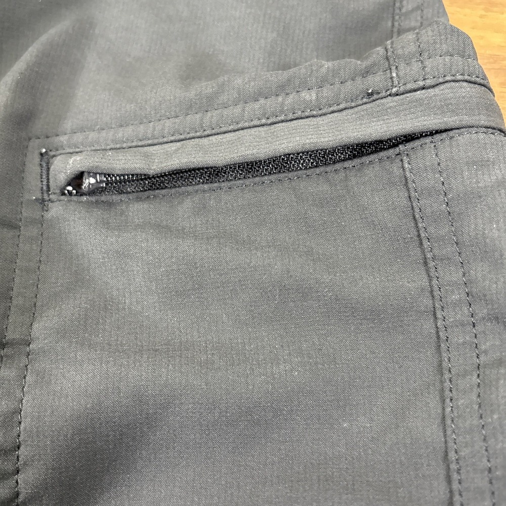 CHAPS Golf Mens Black Zip Pocket‎ Lightweight Performance 9" Ins Shorts Size 50 - Picture 5 of 10